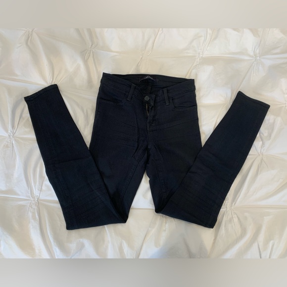 J Brand Mid-rise Super Skinny in Seriously Black - Picture 2 of 4